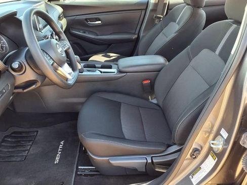 Used 2025 Nissan Sentra SV FWD image 10