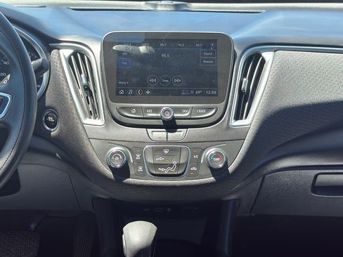 Used 2024 Chevrolet Malibu LS FWD image 18