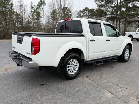 Used 2019 Nissan Frontier SV image 7