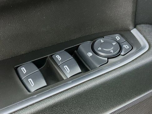 Used 2025 Chevrolet Silverado 1500 LT image 17