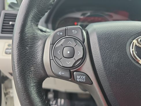 Used 2013 Toyota Venza XLE w/ XLE Premium Pkg FWD image 17