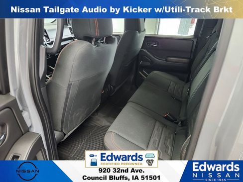 Used 2023 Nissan Frontier PRO-4X w/ Pro Convenience Package AWD/4WD image 12
