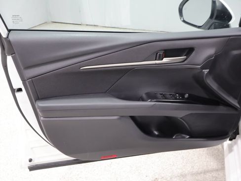 Used 2025 Toyota Camry LE FWD image 13