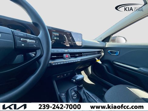 New 2025 Kia K4 LXS image 25