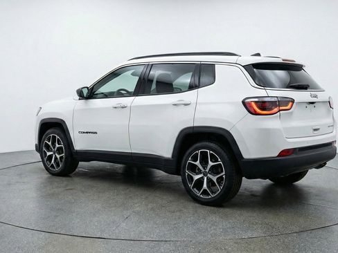 Used 2025 Jeep Compass Limited AWD/4WD image 6