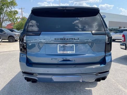 Used 2026 GMC Yukon XL Denali w/ Sun & Power Step Package AWD/4WD image 6
