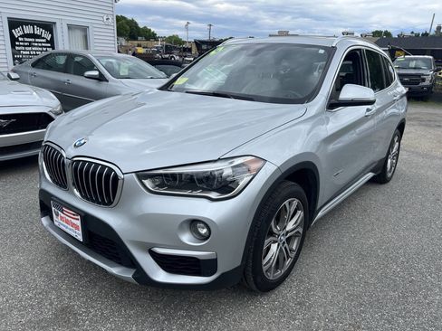 Used 2017 BMW X1 xDrive28i AWD/4WD image 4