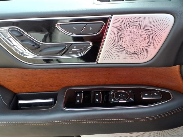 Used 2024 Lincoln Navigator L Black Label AWD/4WD image 17