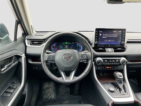 Used 2022 Toyota RAV4 Limited image 24
