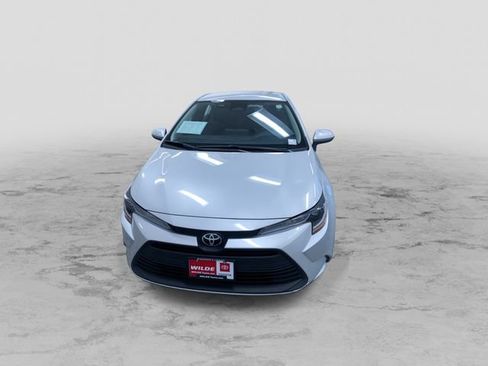 Used 2025 Toyota Corolla LE image 5