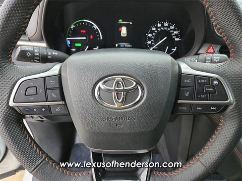 Used 2023 Toyota Sienna XSE image 27