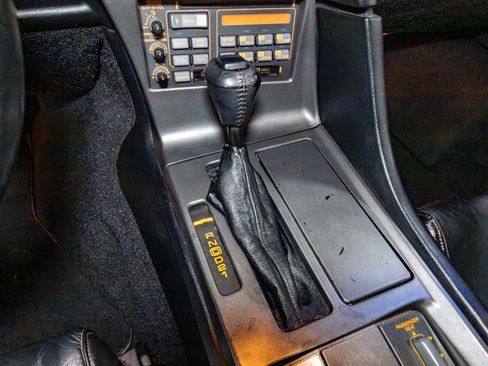 Used 1990 Chevrolet Corvette Coupe RWD image 17