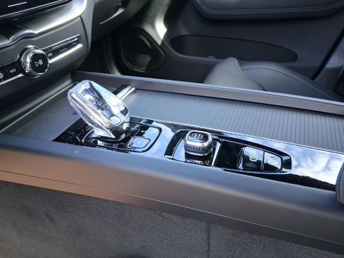 New 2026 Volvo XC60 T8 Ultra w/ Protection Package Premier AWD/4WD image 11