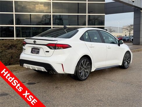 Used 2022 Toyota Corolla XSE image 3