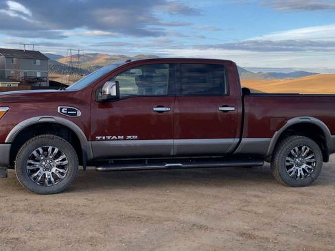 Used 2018 Nissan Titan Platinum Reserve w/ Platinum Utility Package image 5