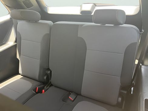 Used 2021 Chevrolet Traverse LT w/ LPO, Floor Liner Package AWD/4WD image 32