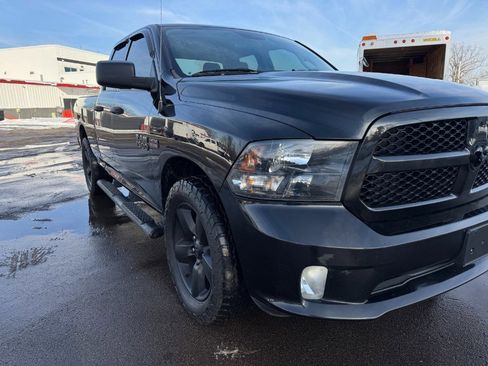 Used 2017 RAM 1500 Express w/ Black Ram 1500 Express Group image 12