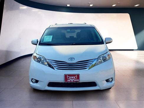 Used 2013 Toyota Sienna XLE image 8