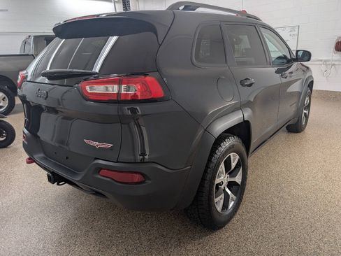 Used 2016 Jeep Cherokee Trailhawk w/ Leather Interior Group AWD/4WD image 4