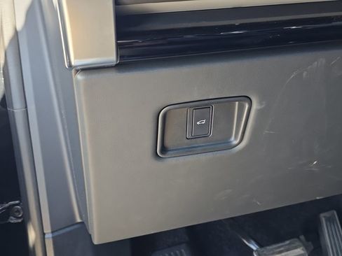 Certified 2023 Land Rover Range Rover SE image 13