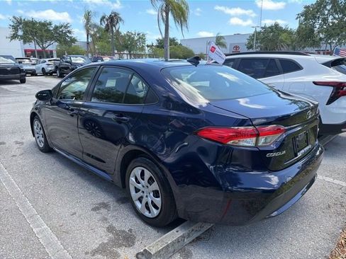 Used 2021 Toyota Corolla LE image 6