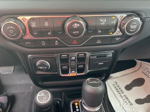 New 2025 Jeep Gladiator Sport image 20