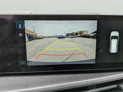 Used 2025 Hyundai Santa Fe SE FWD image 13