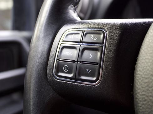 Used 2018 Jeep Wrangler Unlimited Sport w/ Connectivity Group image 39