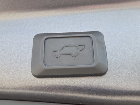 Used 2020 Toyota RAV4 XSE AWD/4WD image 22