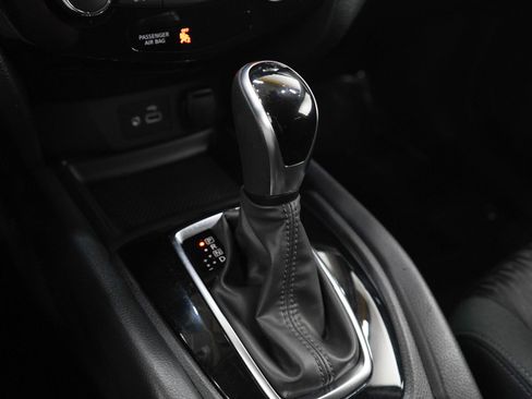 Used 2020 Nissan Rogue SV AWD/4WD image 23