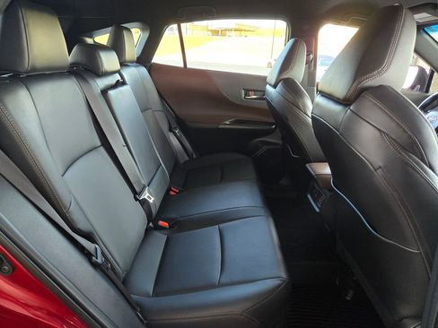 Used 2023 Toyota Venza XLE image 21