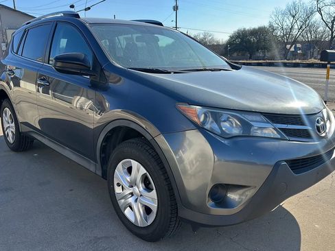 Used 2015 Toyota RAV4 LE image 7