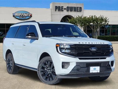Used 2025 Ford Expedition Platinum w/ Stealth Appearance Package image 1