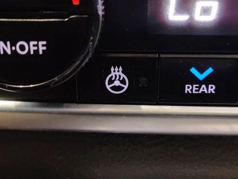 Used 2024 Nissan Rogue SL w/ SL Premium Package FWD image 28