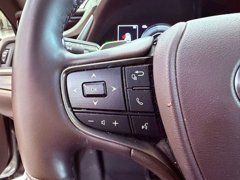 Certified 2021 Lexus ES 300h w/ Premium Package image 19