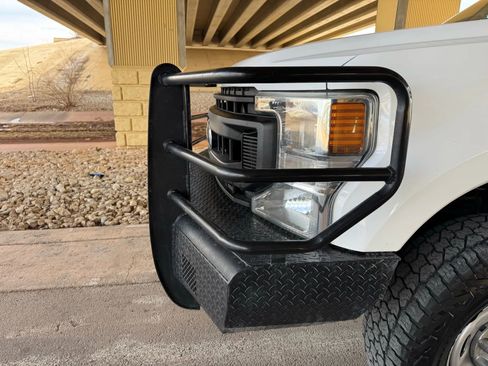 Used 2022 Ford F350 XL w/ Power Equipment Group image 9