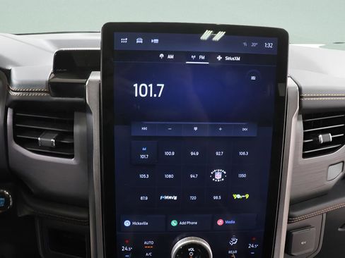 Used 2024 Ford Expedition Max Platinum AWD/4WD image 12