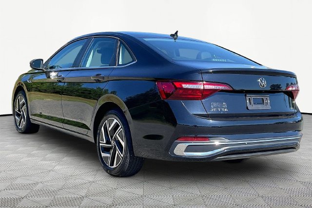 Used 2024 Volkswagen Jetta SEL FWD image 4