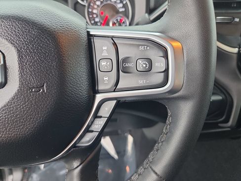 Used 2025 RAM 2500 Big Horn AWD/4WD image 30