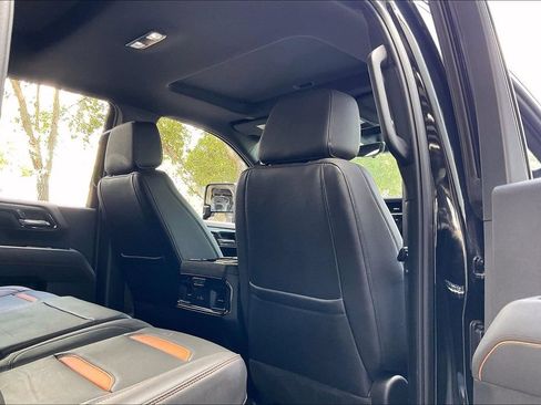 Used 2025 GMC Sierra 2500 AT4 w/ AT4 Premium Plus Package AWD/4WD image 20
