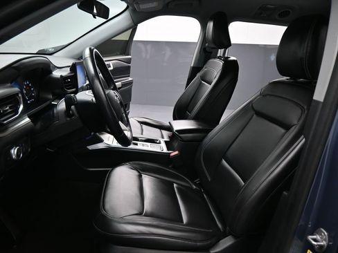 Used 2021 Ford Explorer XLT w/ Equipment Group 202A image 10