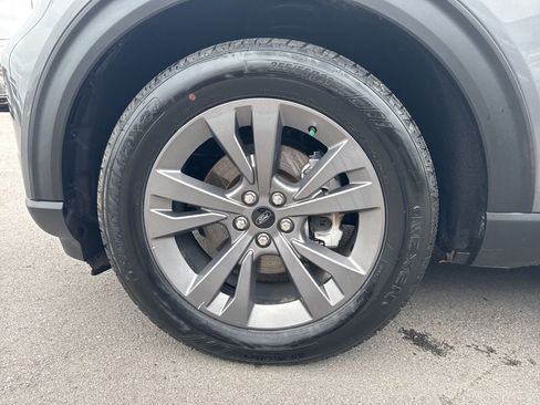 Used 2021 Ford Explorer XLT w/ Equipment Group 202A RWD image 27