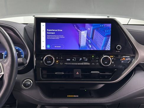 Used 2023 Toyota Highlander Limited image 10