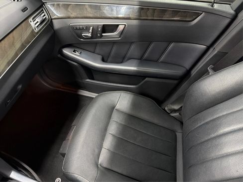 Used 2015 Mercedes-Benz E 400 4MATIC Sedan w/ Parking Assist Package image 36