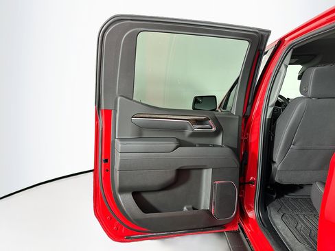 Used 2025 GMC Sierra 1500 Elevation image 25