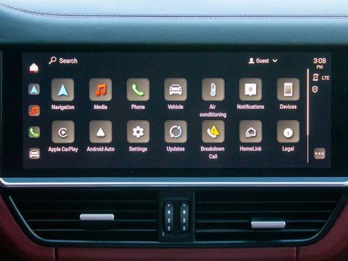 Used 2022 Porsche Cayenne Platinum Edition image 16