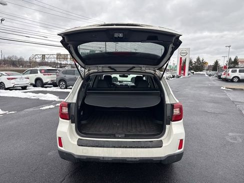 Used 2017 Subaru Outback 2.5i Limited image 9