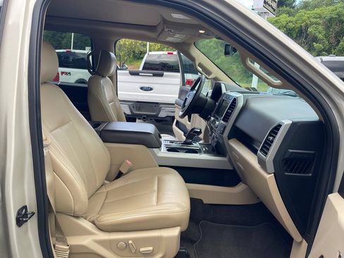 Used 2018 Ford F150 Lariat w/ Equipment Group 502A Luxury AWD/4WD image 33