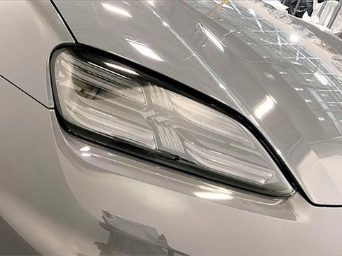 New 2025 Porsche Macan 4S Electric image 33