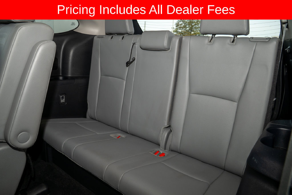 Used 2024 Toyota Highlander XLE FWD image 11